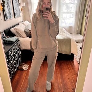 matching aritzia set